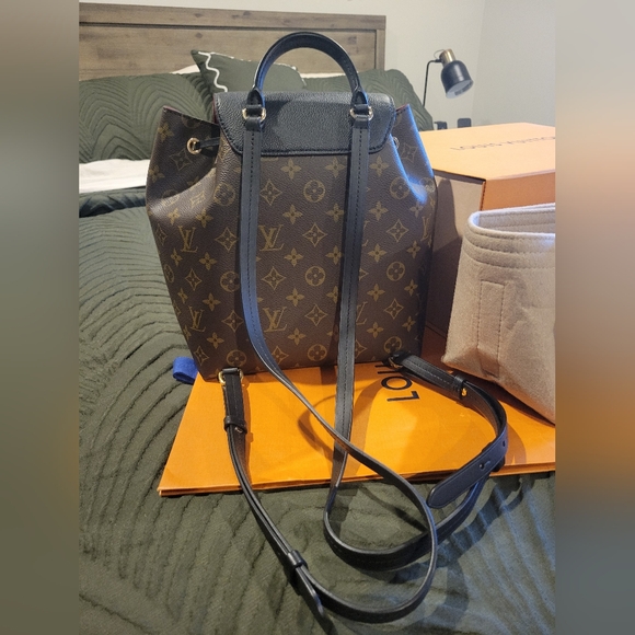 Louis Vuitton Montsouris Backpack PM Like New W/ Box,Bag,Ribbon & Receipt main image 7